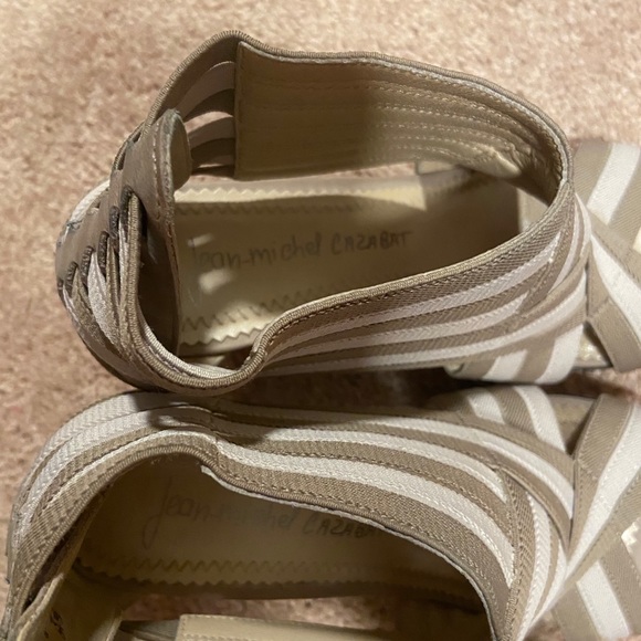 Wedge Sandals in tan & cream - Picture 3 of 3